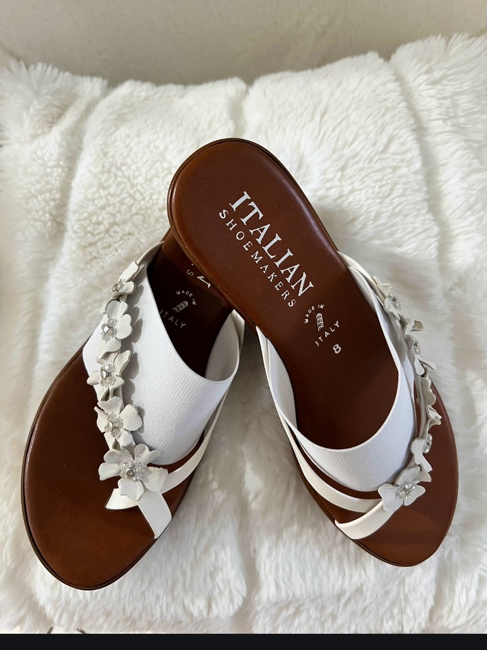 Italian Shoemakers White Floral Slide Sandals with Brown Footbed